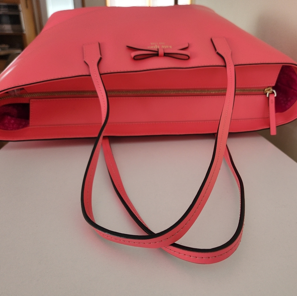 🔥SALE🔥Beautiful ♠️ Kate Spade Tote - Picture 8 of 14